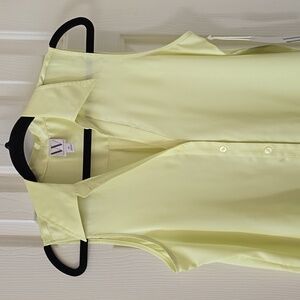 WORTHINGTON BRAND WOMAN'S LIME GREEN FRONT BUTTON SLEEVELESS TOP SIZE MEDIUM